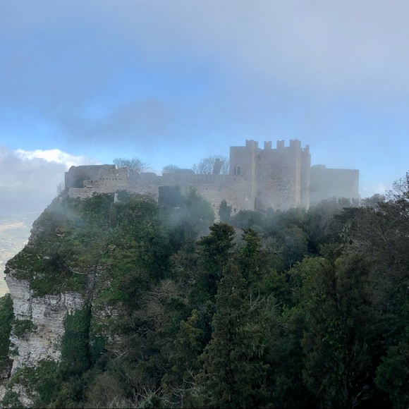 Meet your Posher, Danielle - Picture 6 of 10